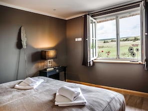 3 Schlafzimmer, Reisekinderbett, WLAN, BettwÀsche