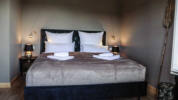 3 bedrooms, travel crib, WiFi, bed sheets