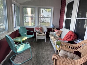 TV, fireplace - Copper Water Cottage- Get ahead of the game and book your Spring 2026 getaway! (Carp Lake)