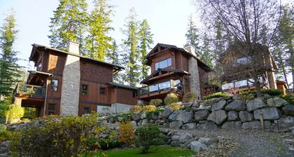 1st. CLASS Waterfront RESORT: Pool / Hot Tub / Clubhouse / Boat Moorage / Patios