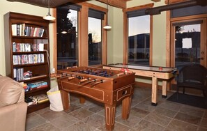 Just some of the games and entertainment in the clubhouse.  - 1st. CLASS Waterfront RESORT: Pool / Hot Tub / Clubhouse / Boat Moorage / Patios (Blind Bay)