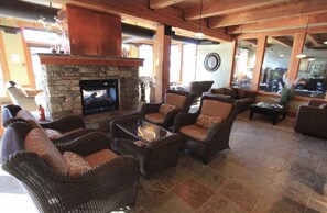 The clubhouse lounge is yet another place to meet and visit new friends.  Enjoy!