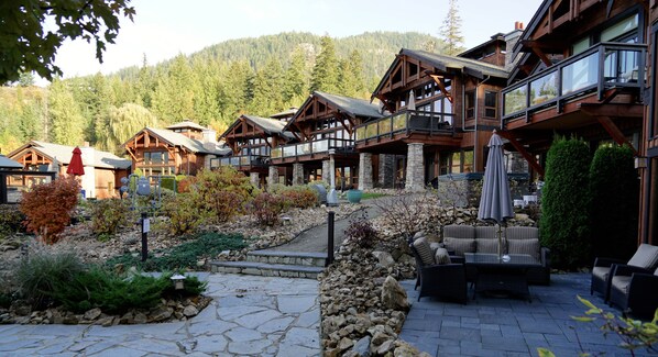 Carmel Beach Lodge Resort is landscaped & maintained throughout, incl. "Boon's".