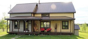 Exterior - HOUSE OF MONT-MÉGANTIC (marston)