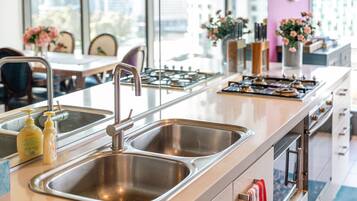 Fridge, microwave, oven, stovetop