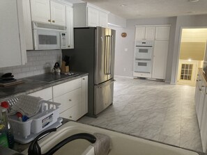 Fridge, microwave, oven, stovetop - 4 bedroom home within 60 miles of the Upper Peninsula's major attractions (Engadine)