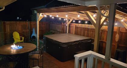 Year Round Access in town Bungalow, Hot Tub, Fire Pit and Extra Parking