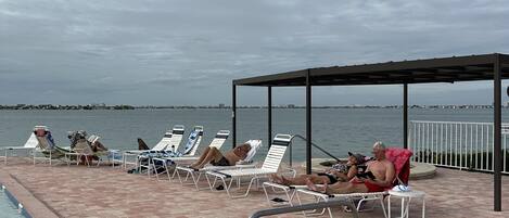 室外泳池、暖水池