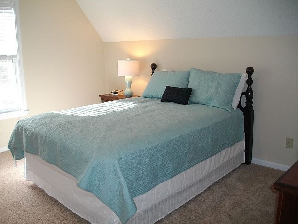 HOT TUB! Fireplace! Mtntop! 5 BDMS! 3 LEVELS OF AWESOME! Pet Friendly