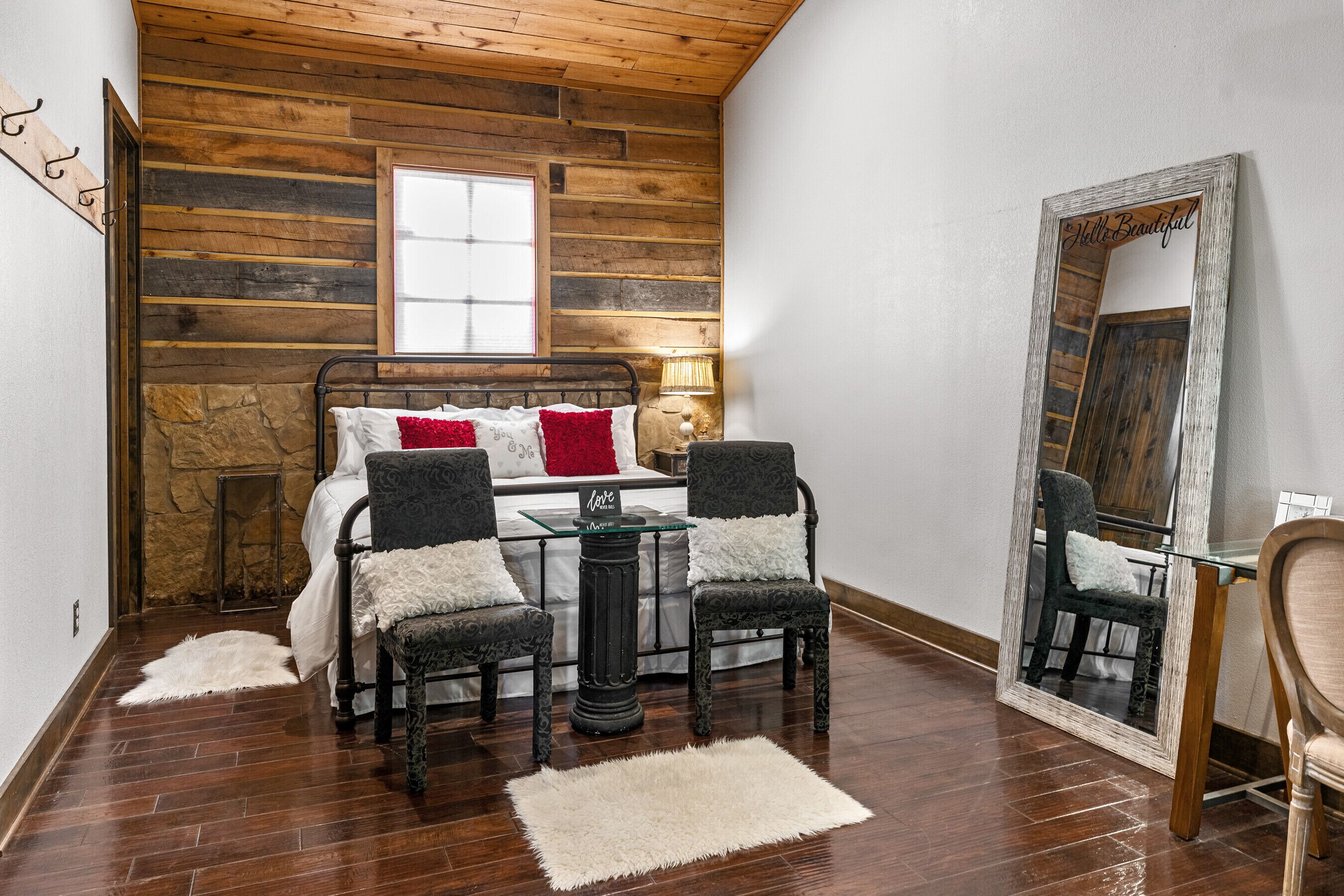 Silver Star Ranch and Private Lake Getaway