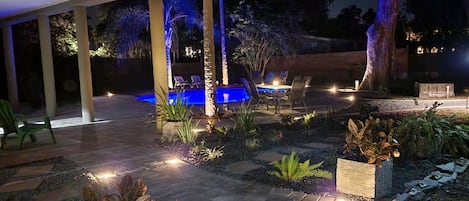 屋外ダイニングエリア