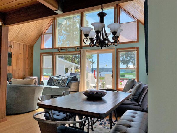 Televisio, DVD-soitin, stereot