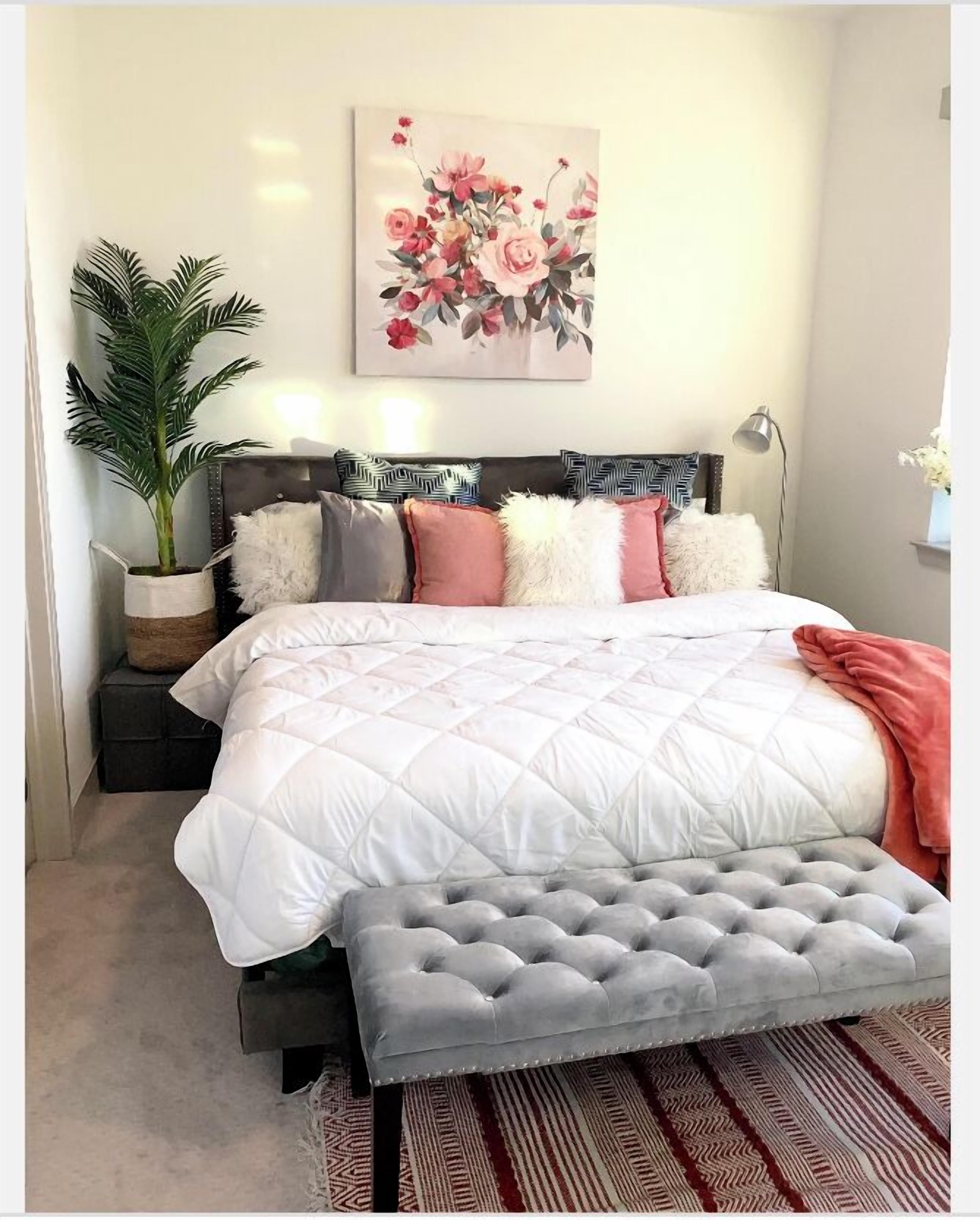 1 bedroom, desk, iron/ironing board, WiFi