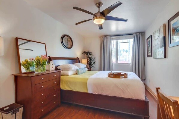 2 bedrooms, iron/ironing board, free WiFi, bed sheets