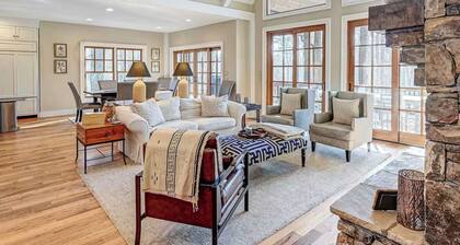 Luxury Mountain Home: Golf, HotTub, Mountains, Lake, and Trillium Club amenities