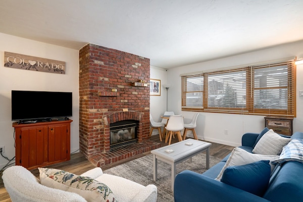 Remodeled, Fresh, Clean, Ski in/Out, 1 bed/1 Bath!!