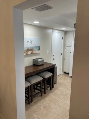 Interior - Beachfront condo with great Gulf views (Fort Myers Beach)