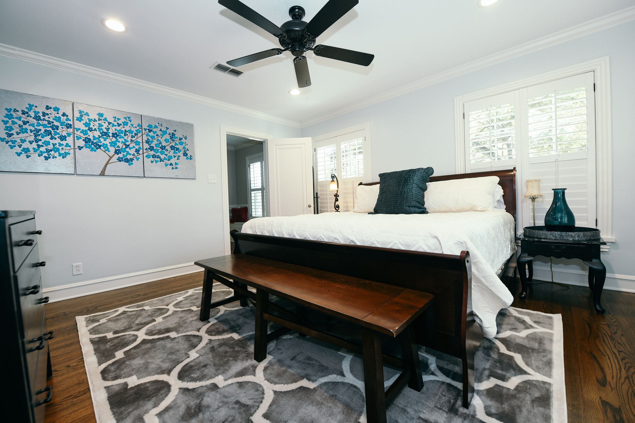 5 bedrooms, iron/ironing board, free WiFi, bed sheets