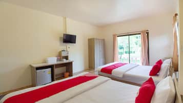 Family Suite | 1 bedroom, minibar, free WiFi, bed sheets