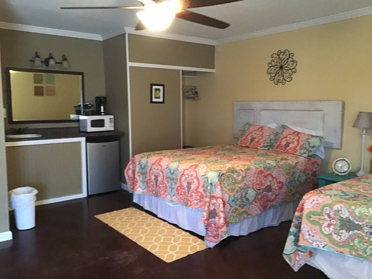 Sunflower Suite @ Wildflower Lodge