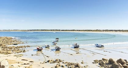 4 * vacation home between La Torche and Pors Carn with swimming pool.