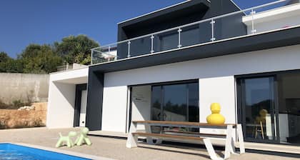 New holiday home for max. 8 people with heated private pool in Portugal!