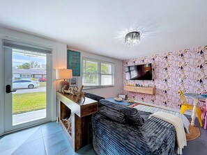 2 bedrooms, iron/ironing board, WiFi, bed sheets - Charming, Family Friendly Newly Renovated Duplex on Holmes Beach (Holmes Beach)