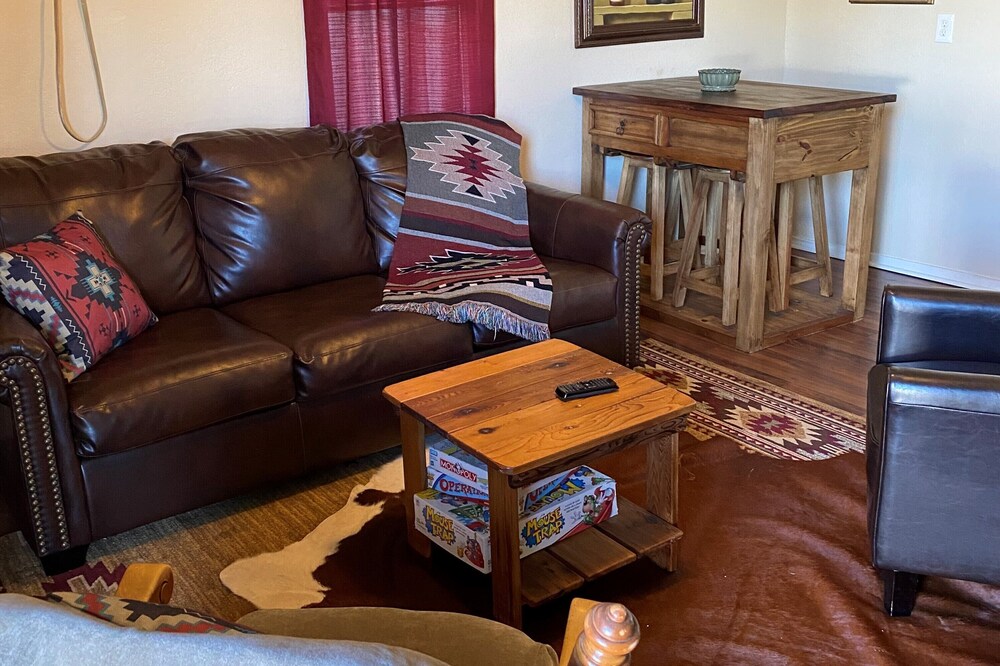 Indian Blanket Suite @ Wildflower Lodge
