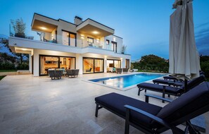 Beheizter Pool