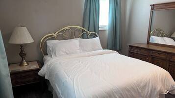 2 bedrooms, iron/ironing board, WiFi, bed sheets