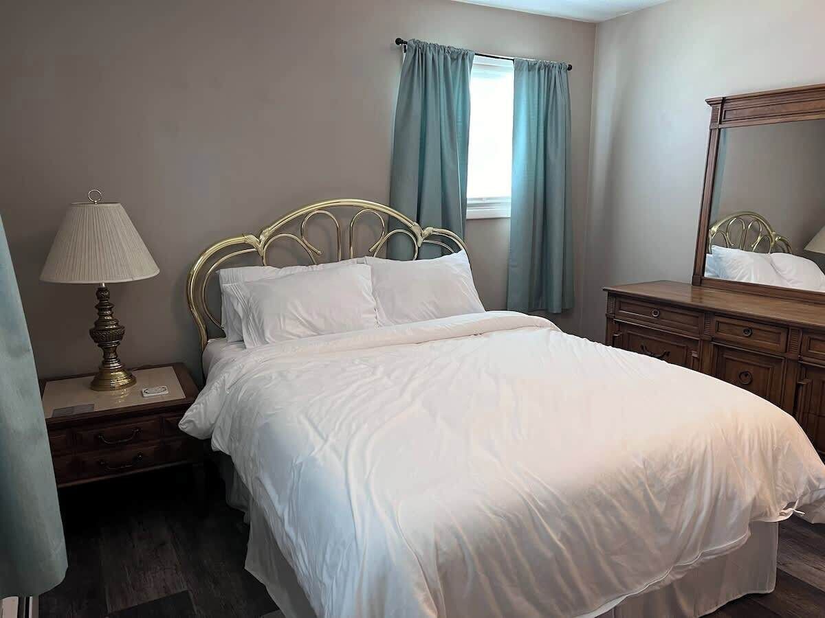 2 quartos, ferros/tábuas de passar roupa, Wi-Fi, roupa de cama