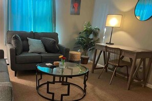 TV, offices - Apt 3 Comfortable and Convenient (Masury)