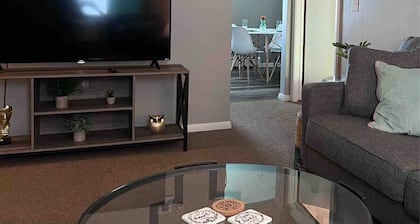 Apt 3 Comfortable and Convenient