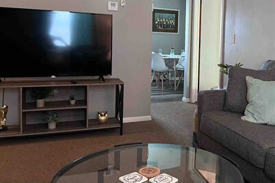 Apt 3 Comfortable and Convenient