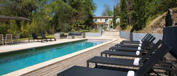 Piscine extérieure, piscine chauffée