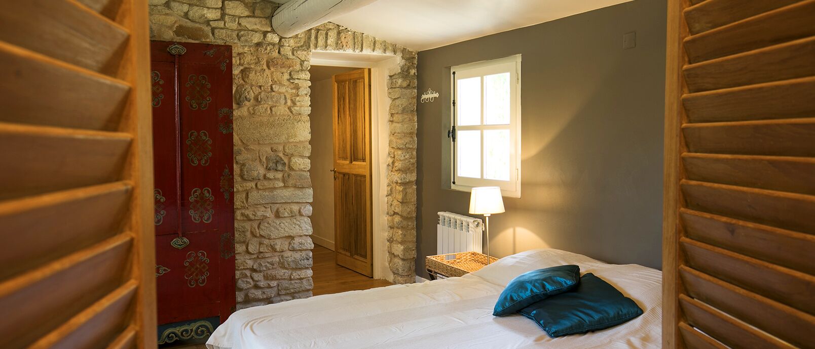 6 chambres, fer et planche à repasser, lit parapluie, Wi-Fi gratuit