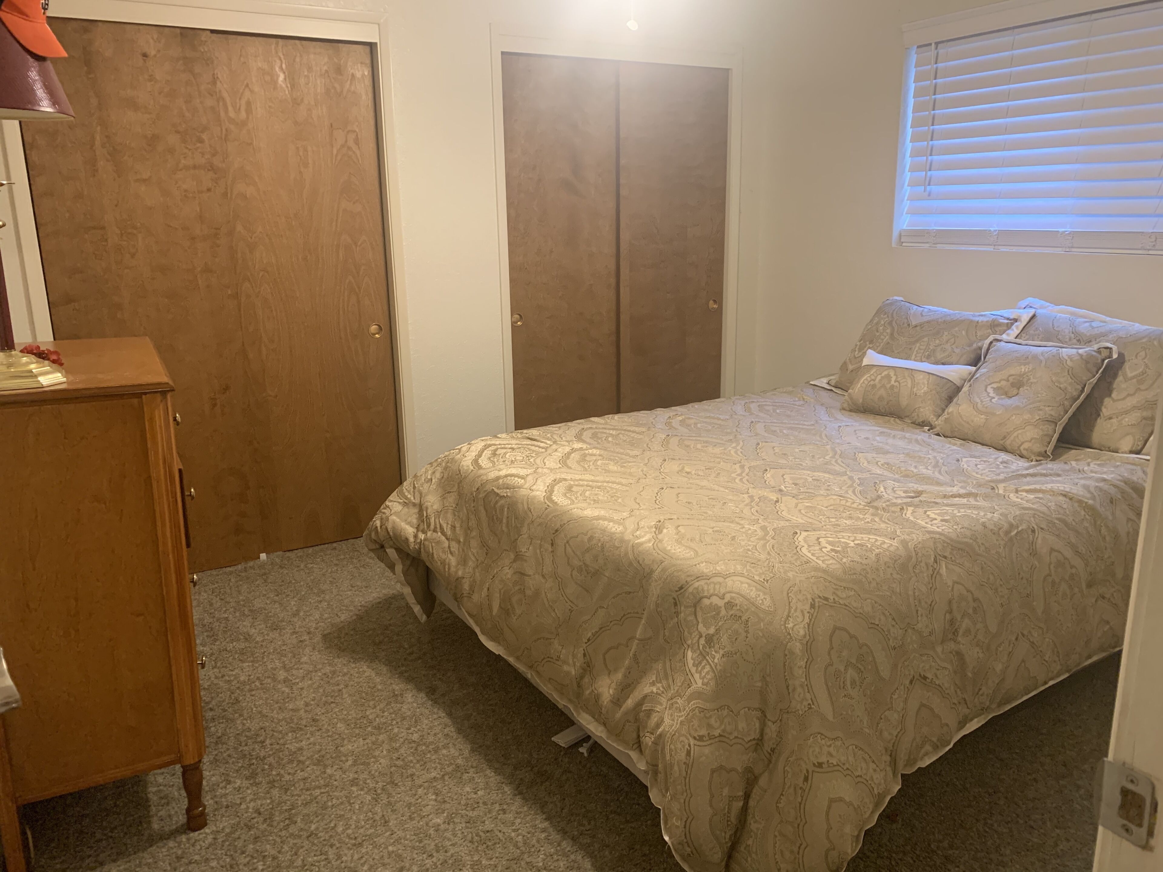 Excellent cabin with large deck 10+ guest capacity