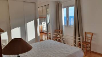 3 間睡房、熨斗/熨衫板、免費 Wi-Fi、床單