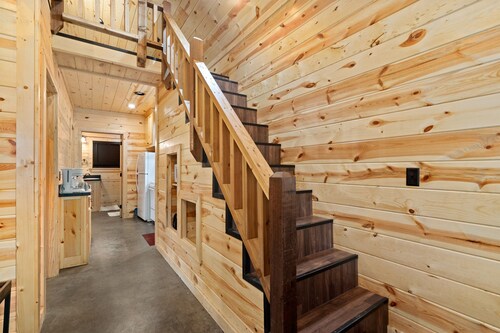 Beautiful cabins with a pool in a peaceful setting