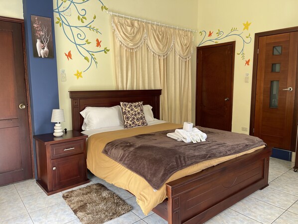 8 bedrooms, free WiFi