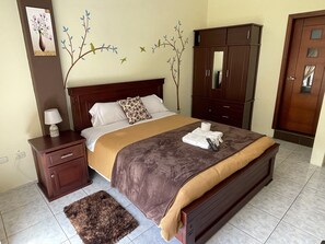 8 bedrooms, free WiFi