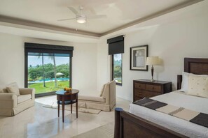 4 bedrooms, desk, iron/ironing board, WiFi