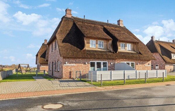 Exterior - Awesome home in Dagebüll with WiFi (Dagebüll)