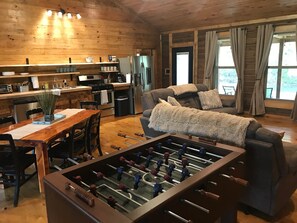 Smart TV, DVD player, foosball, video library - BUCKEYE Lodge on the Pig Trail senic hwy (Combs)