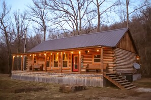 Exterior - BUCKEYE Lodge on the Pig Trail senic hwy (Combs)