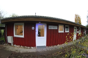 Welcome to this charming holiday home with a cozy porch and a small outdoor area.