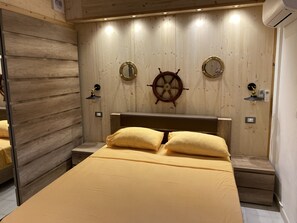 1 soverom, safe på rommet, strykejern/-brett og wi-fi