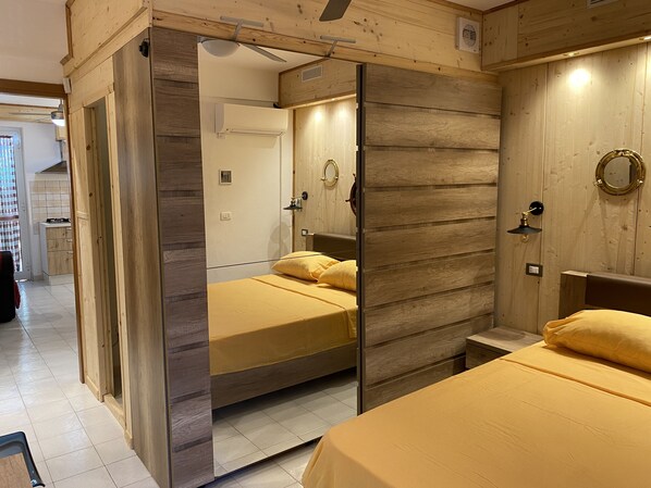 1 bedroom, in-room safe, iron/ironing board, WiFi - Sail Yacht (Realmonte)