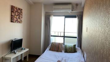 Apartment, Non Smoking | 1 bedroom, desk, blackout drapes, free WiFi