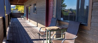 2 bedroom condo in Downtown Whitefish, Close To Glacier Park, Skiing And Golf